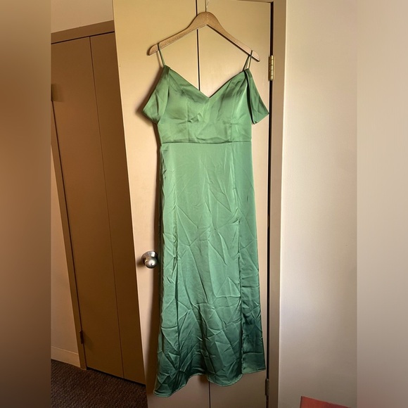 VOW’D Vneck Off the Shoulder Detail Silky Satin Material Bridesmaid Prom Dress - Picture 2 of 5